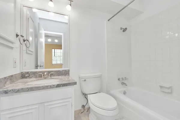 $2,750 | 3934 Roseland Street, Houston, TX 77006