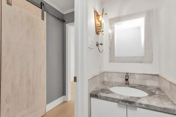 $2,750 | 3934 Roseland Street, Houston, TX 77006