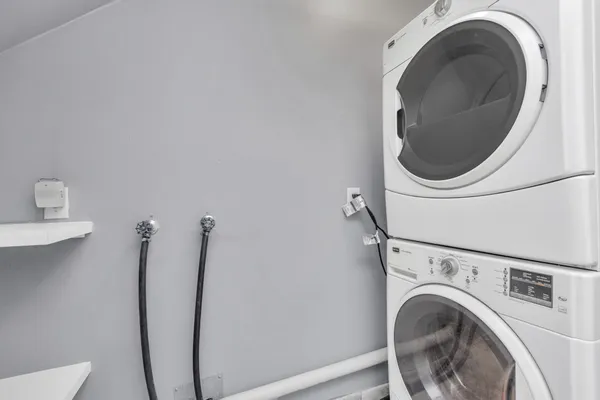 $2,750 | 3934 Roseland Street, Houston, TX 77006