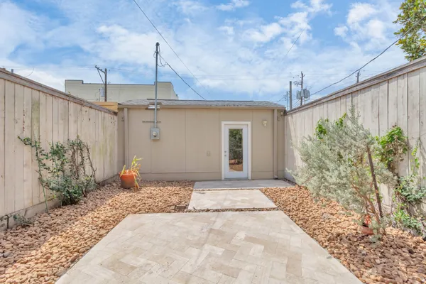 $2,750 | 3934 Roseland Street, Houston, TX 77006