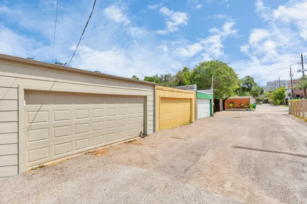 $2,750 | 3934 Roseland Street, Houston, TX 77006