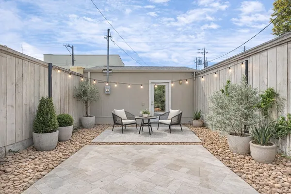 $2,750 | 3934 Roseland Street, Houston, TX 77006