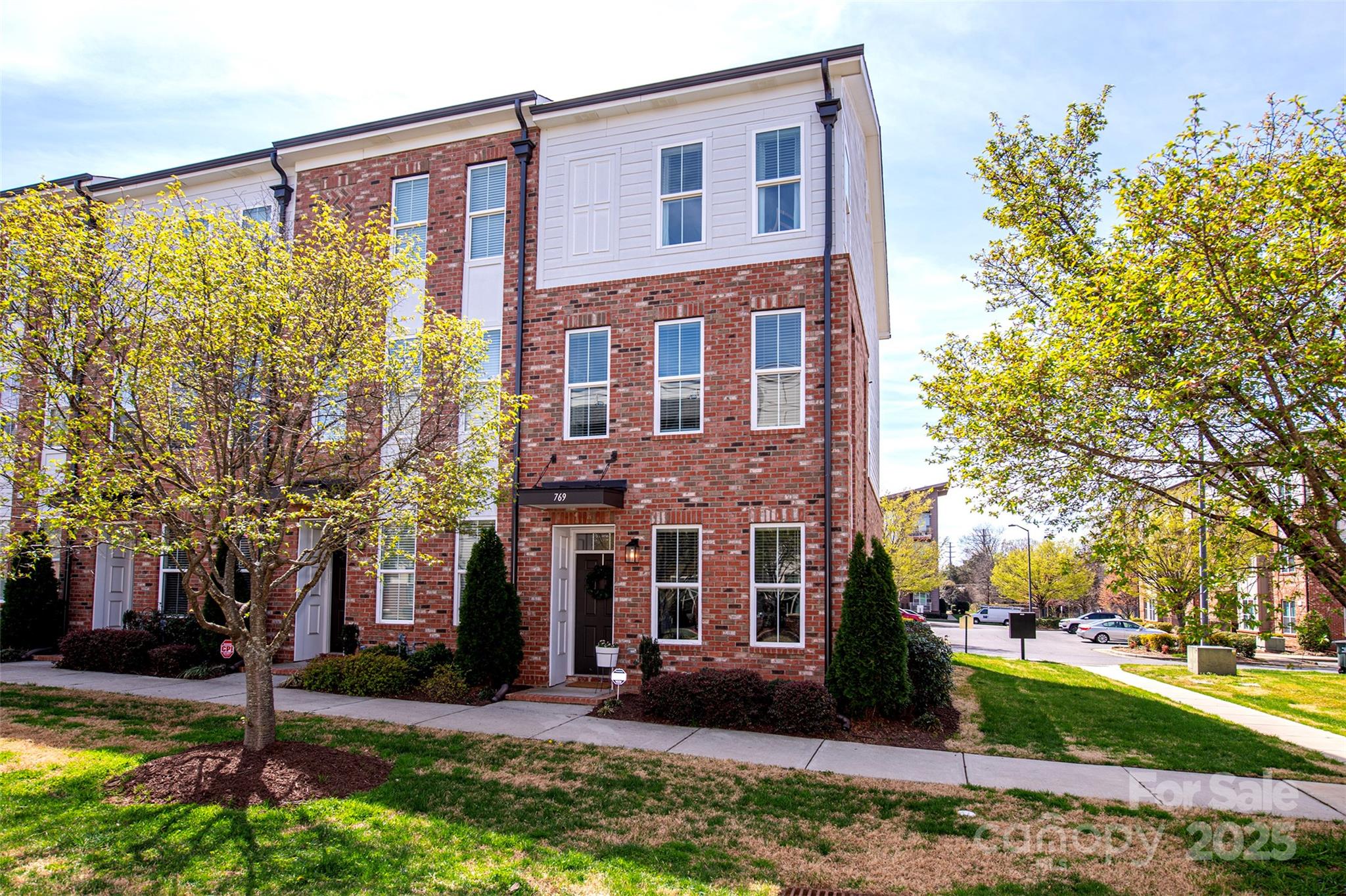 769 Seigle Point Drive Charlotte, NC 28204 - Photo 1 of 25