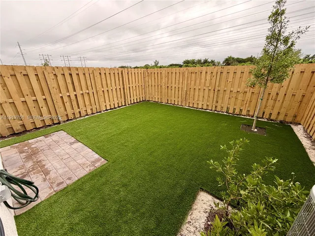 a view of an outdoor space and a yard