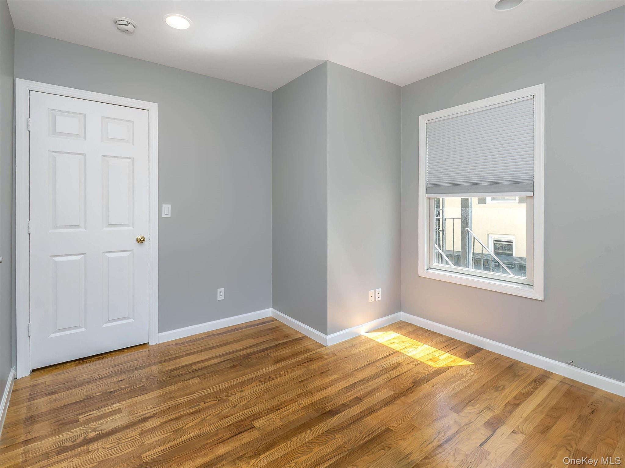 11 Shore Road, Unit 2 Port Washington, NY 11050 - Photo 16 of 22 Gallery Image 16