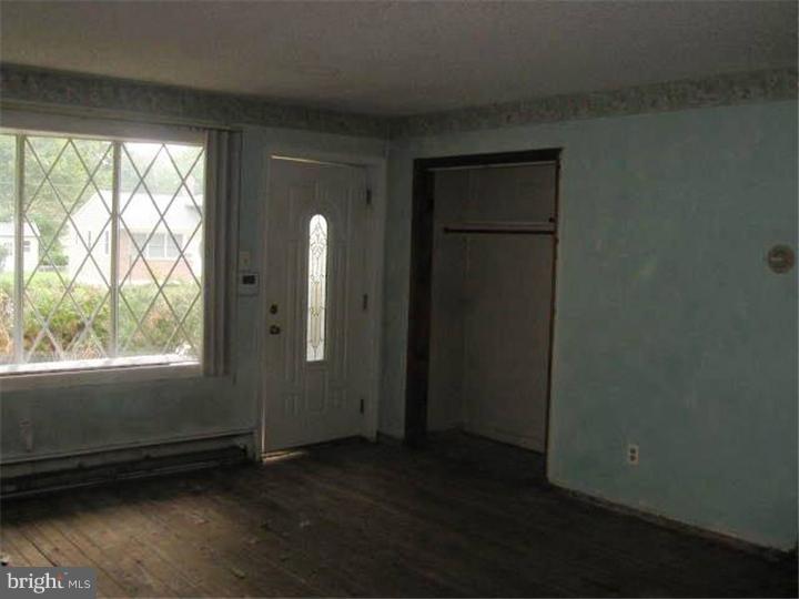 618 Wynnbrook Road Secane, PA 19018 - Photo 22 of 25