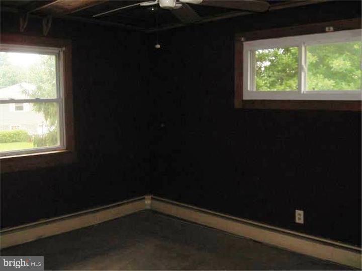 618 Wynnbrook Road Secane, PA 19018 - Photo 9 of 25