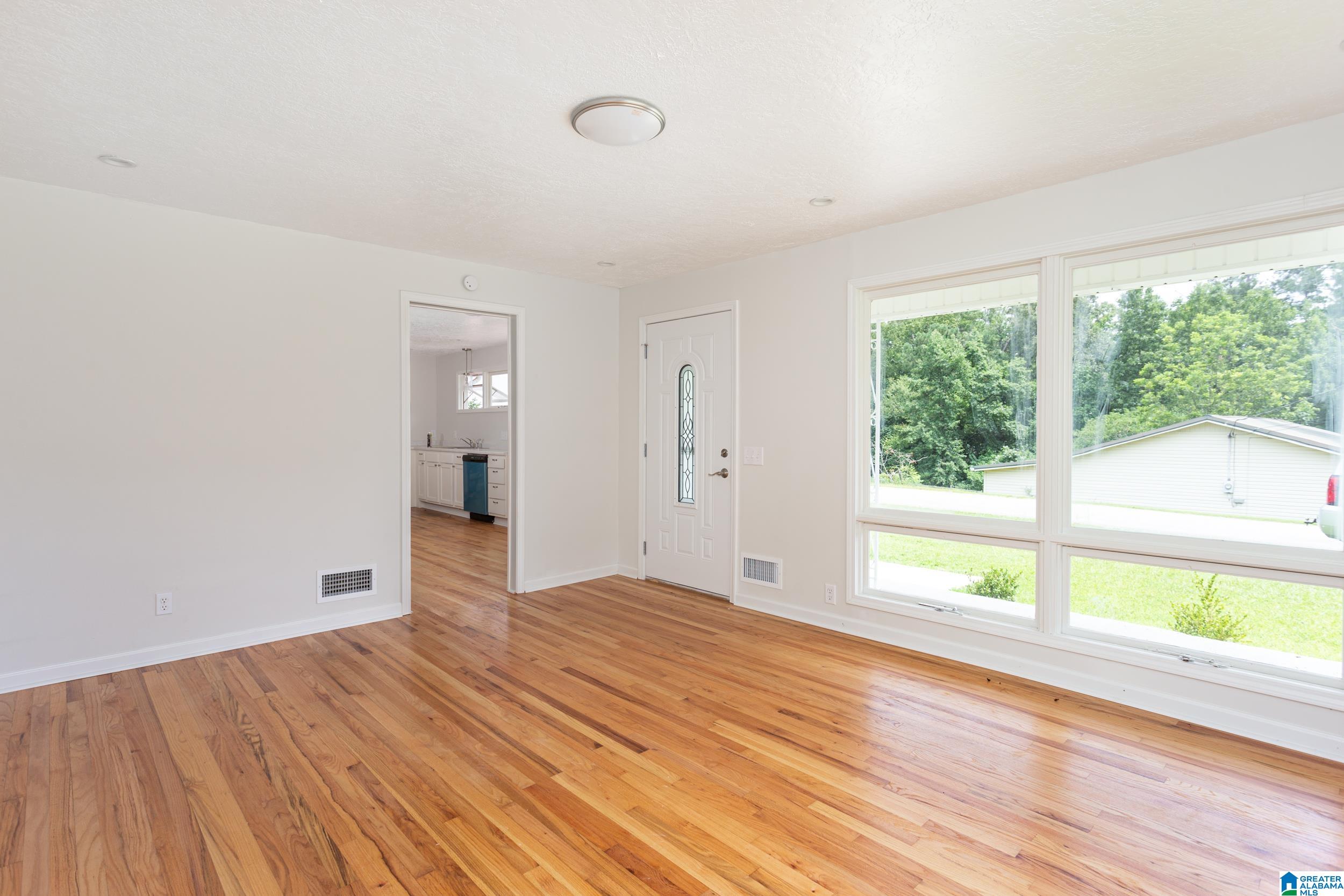 200 Saunders Avenue Anniston, AL 36201 - Photo 6 of 27