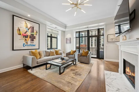 $1,199,000 | 30 West Erie Street, Unit 1001, Chicago, IL 60654