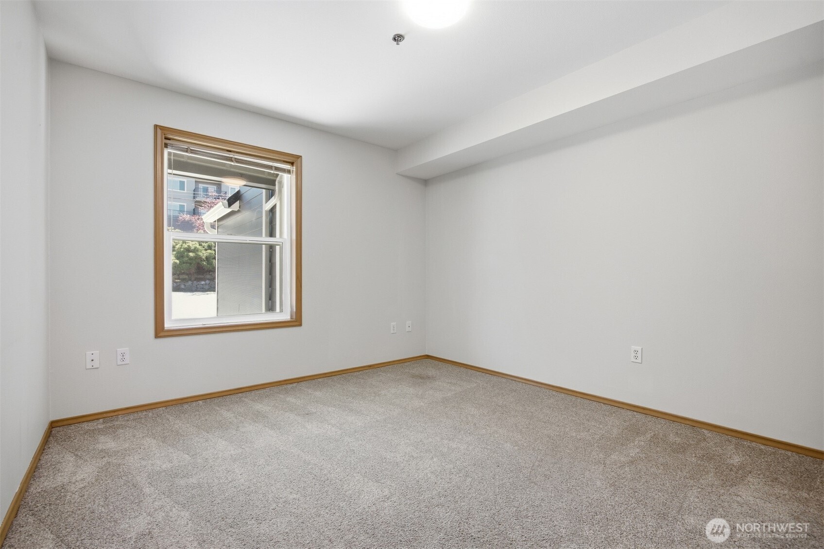 705 North State Street, Unit 102 Bellingham, WA 98225 - Photo 31 of 40