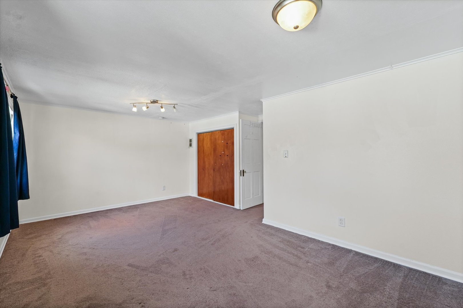 1608 West Springfield Avenue Champaign, IL 61821 - Photo 24 of 36 a view of an empty room