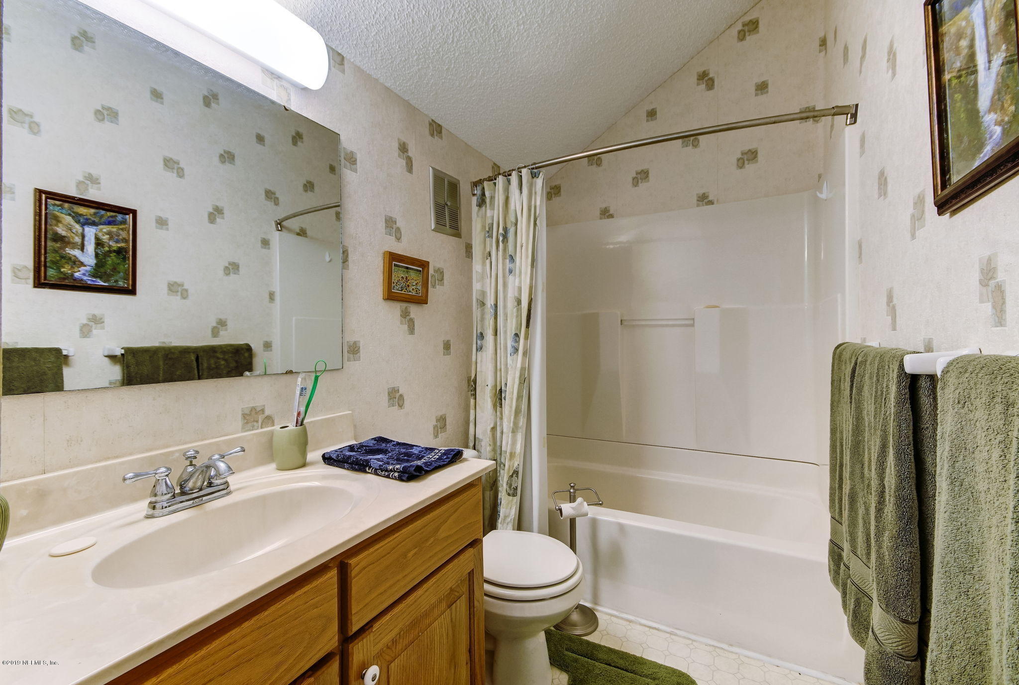 539 West River Road Palatka, FL 32177 - Photo 41 of 88 WRiverRd539 - Upper Level Guest Bath