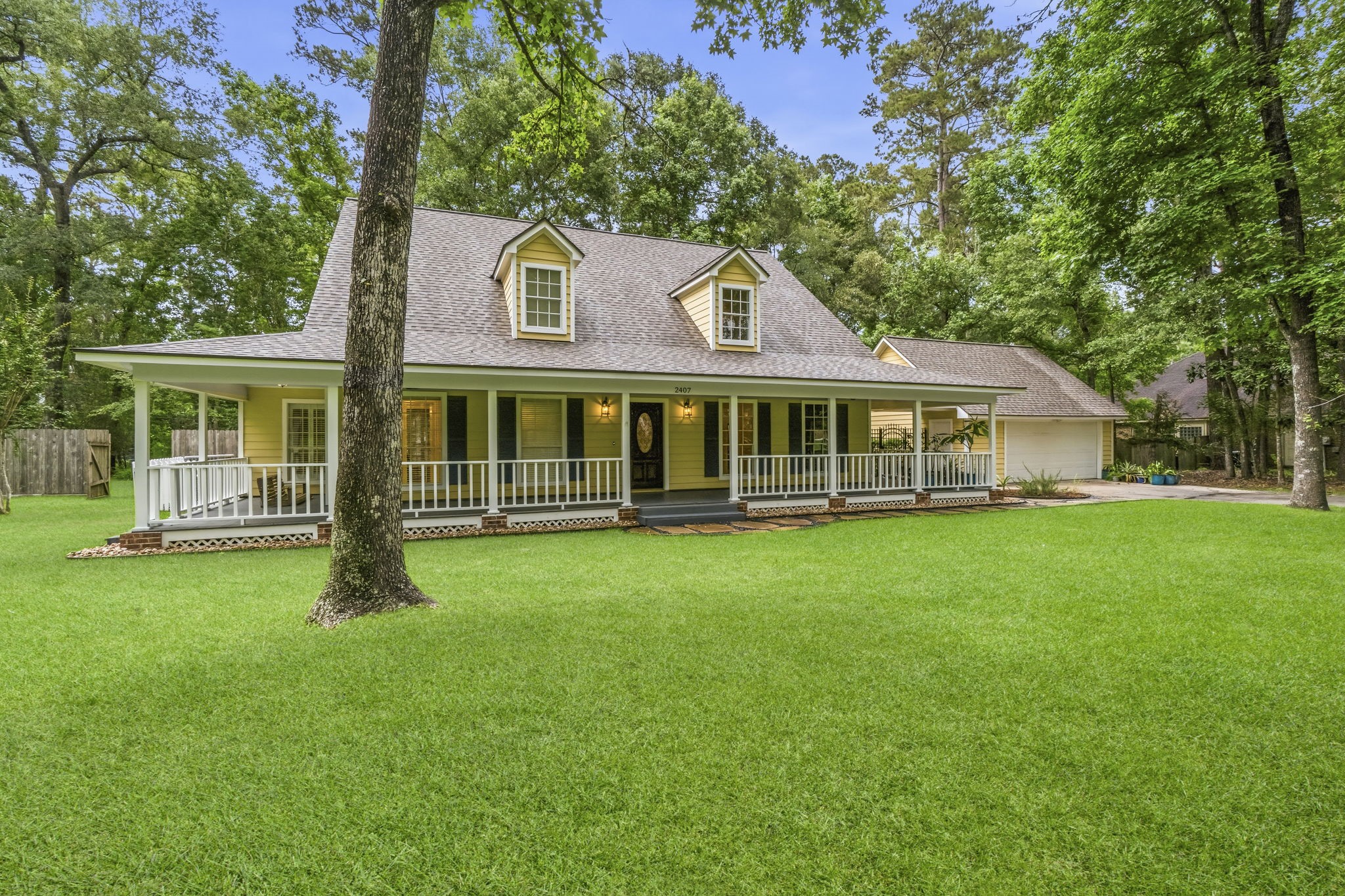 2407 Carriage Ridge Lane Conroe, TX 77384 - Photo 2 of 39