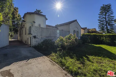 $1,795,000 | 424 North Edinburgh Avenue, Los Angeles, CA 90048