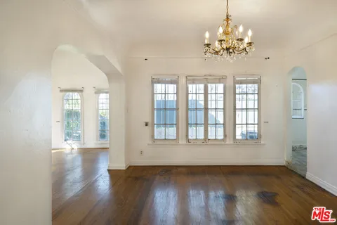 $1,795,000 | 424 North Edinburgh Avenue, Los Angeles, CA 90048