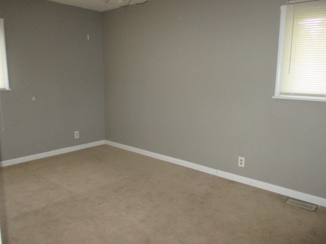 1251 Post Road Aurora, IL 60506 - Photo 4 of 10