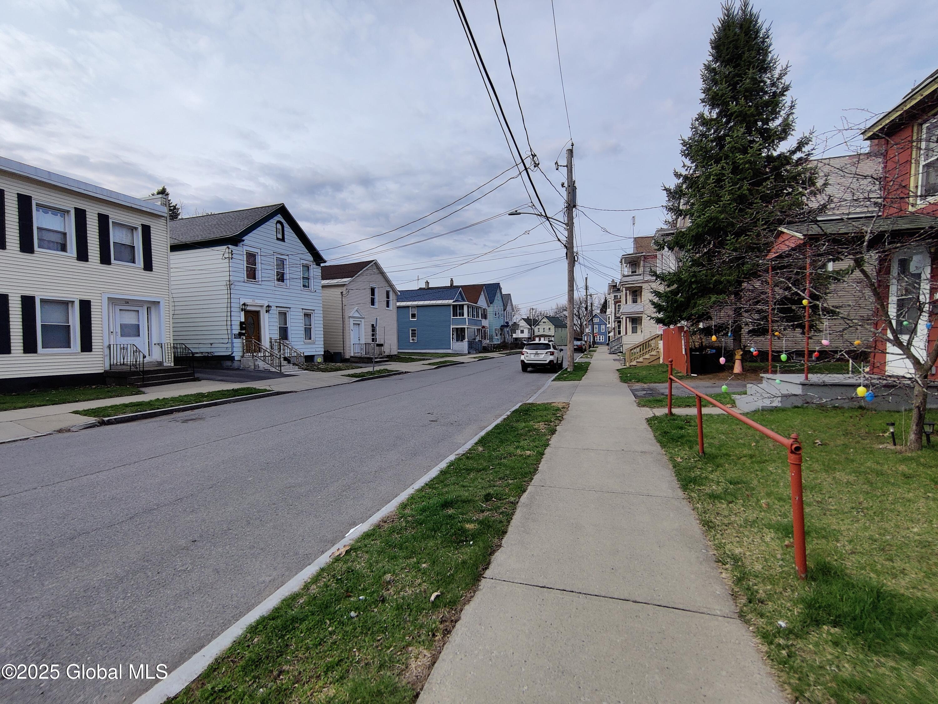 113 Degraff Street Schenectady, NY 12308 - Photo 6 of 39 IMG_20250414_174300