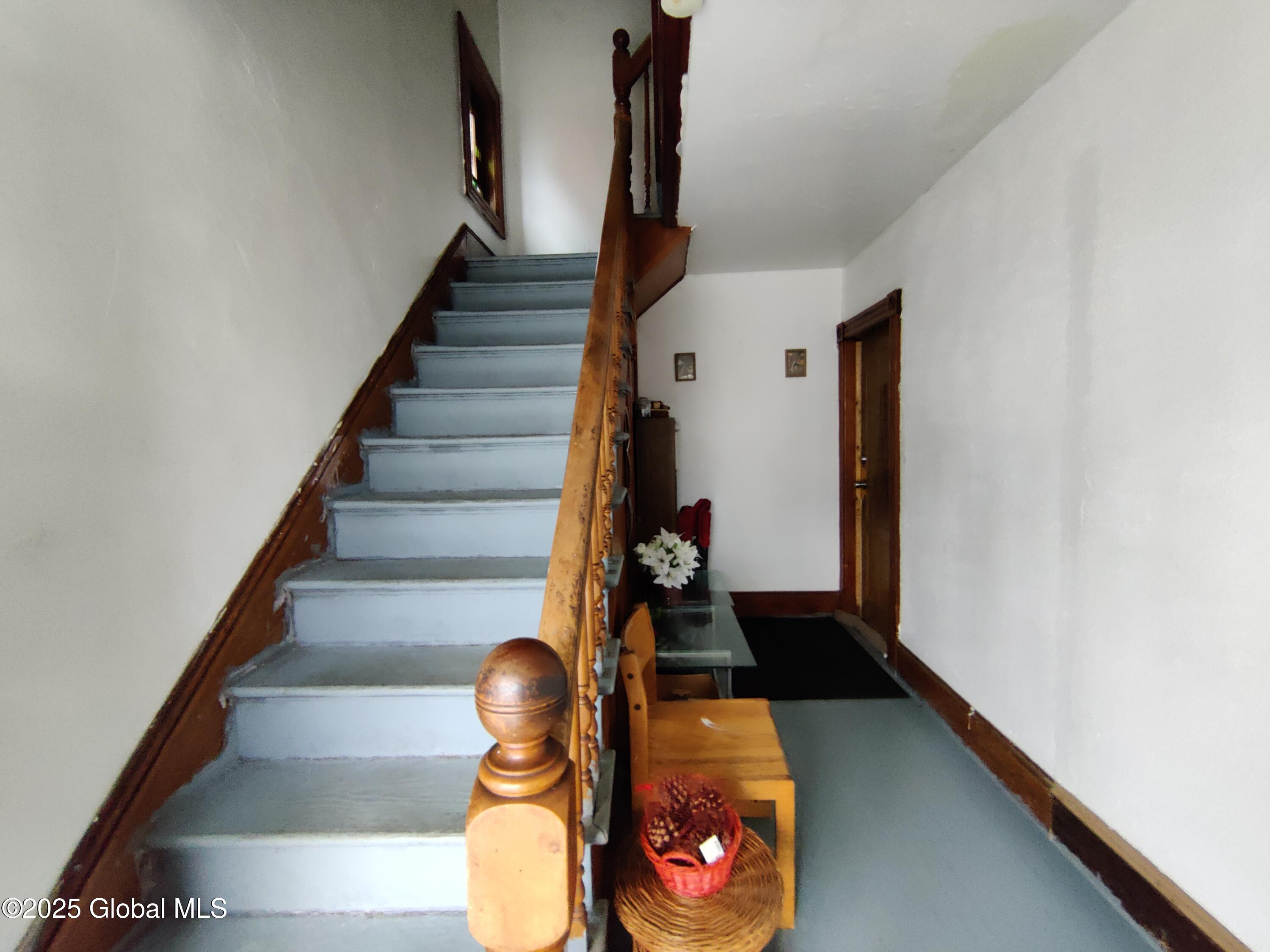 113 Degraff Street Schenectady, NY 12308 - Photo 7 of 39 IMG_20250414_182311