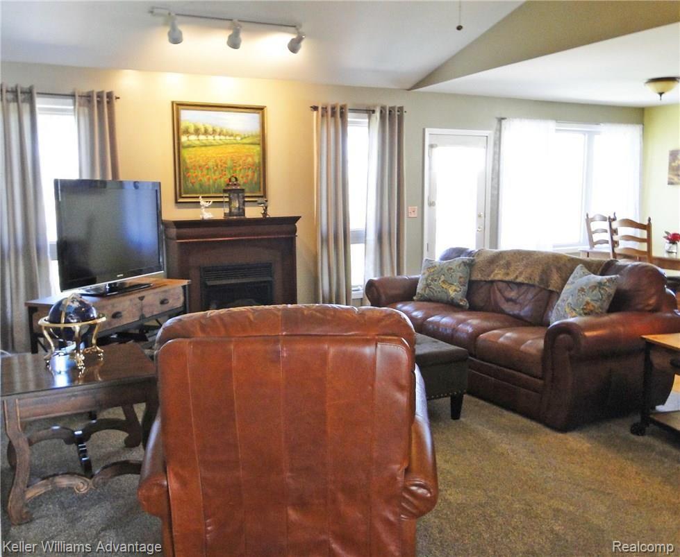 9088 McCall Road Grand Blanc, MI 48439 - Photo 6 of 18 Living Room 1.jpg