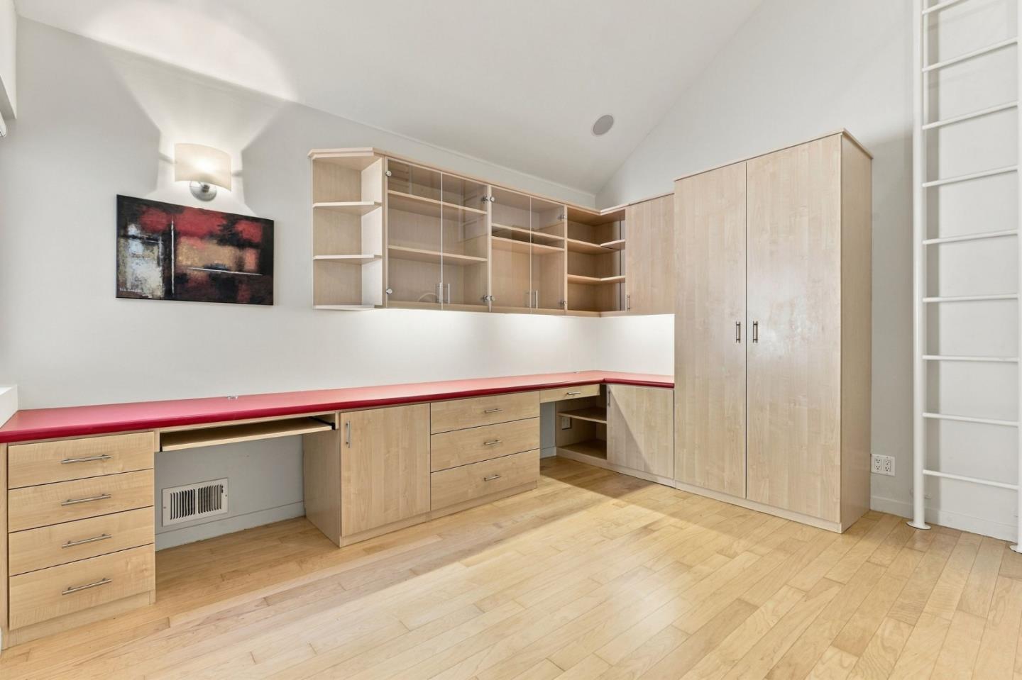 217 Mistletoe Road Los Gatos, CA 95032 - Photo 24 of 126 Gallery Image 24
