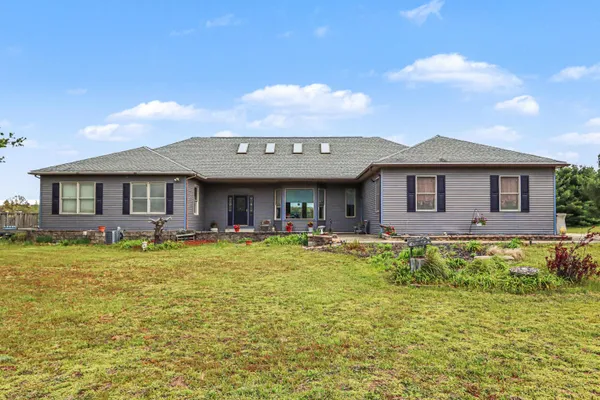 $599,900 | 32282 64th Avenue, Lawton, MI 49065