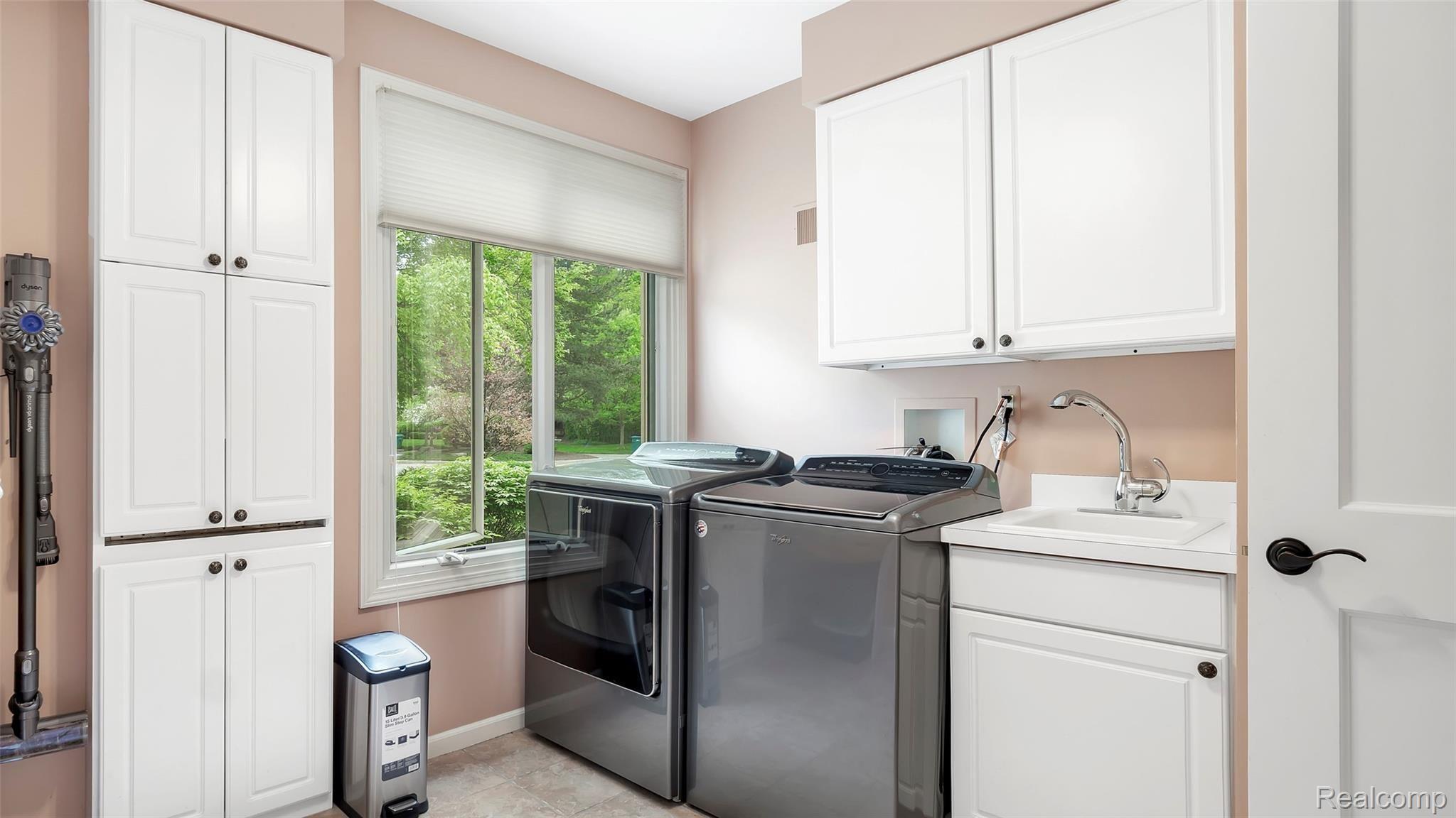 21559 Purlingbrook Road Novi, MI 48375 - Photo 21 of 56 21559-Purlingbrook-Rd-Novi-MI-48375-windowstill-21.jpg