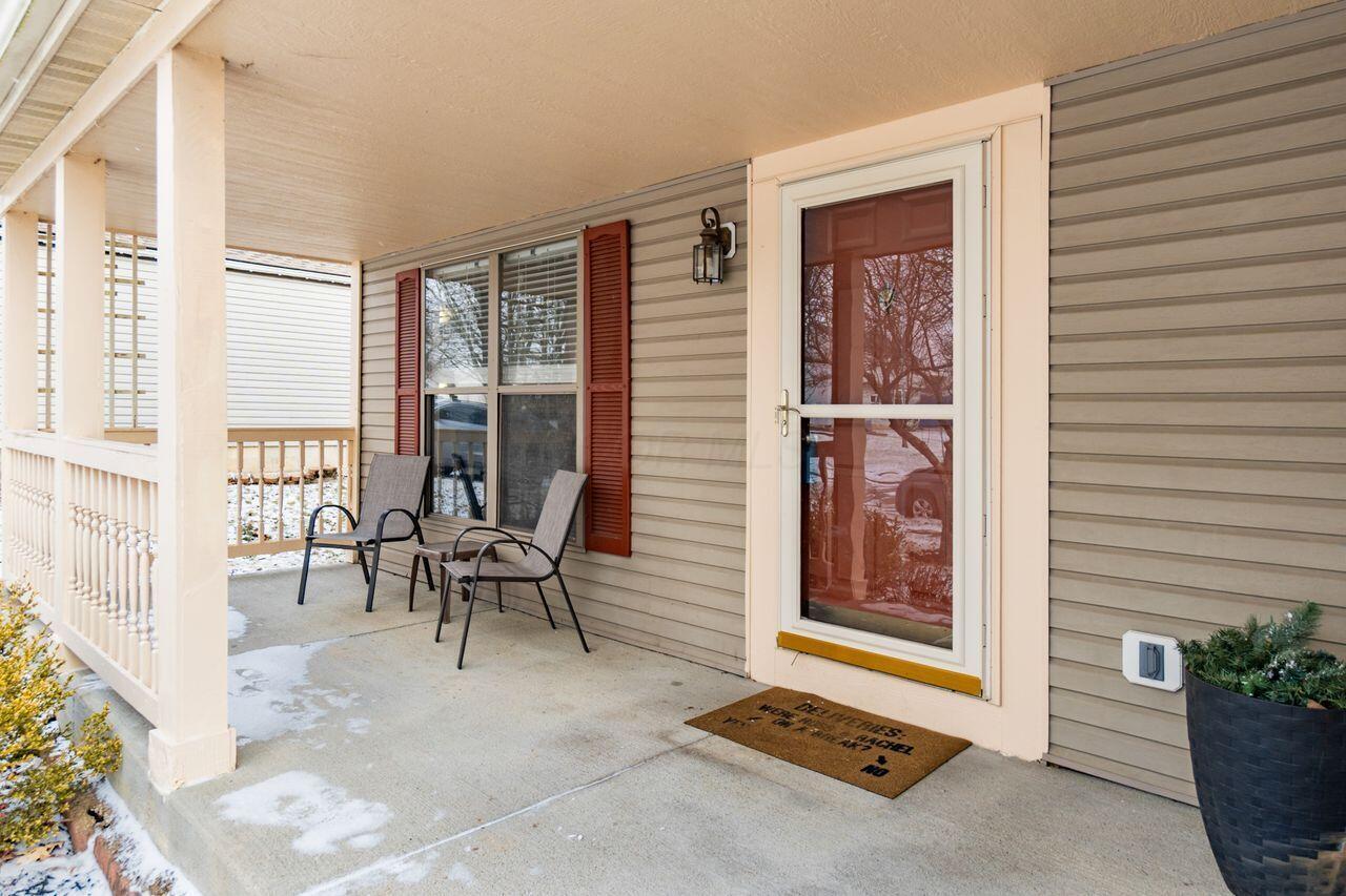 142 Kettering Bend Delaware, OH 43015 - Photo 3 of 22 Porch