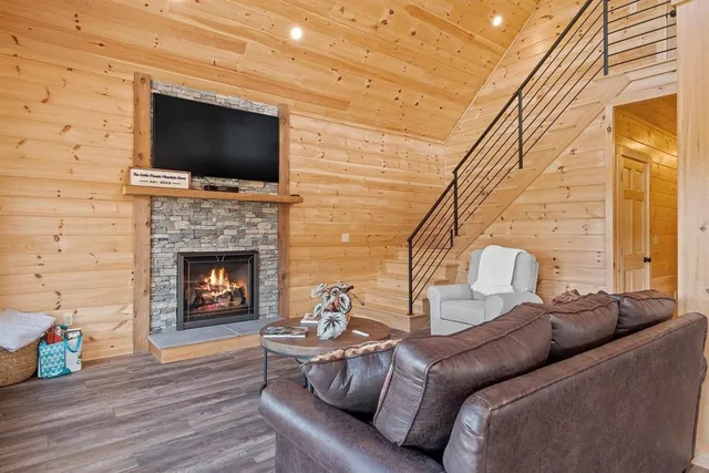 $695,000 | 21 Melina's Way, Thornton, NH 03285