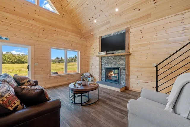 $695,000 | 21 Melina's Way, Thornton, NH 03285