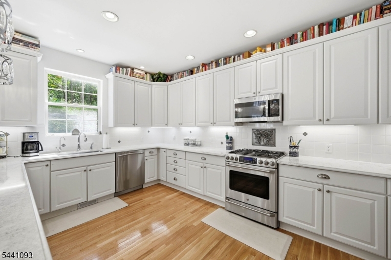 2 Stone Ridge Court Little Falls, NJ 07424 - Photo 13 of 48 Gallery Image 13