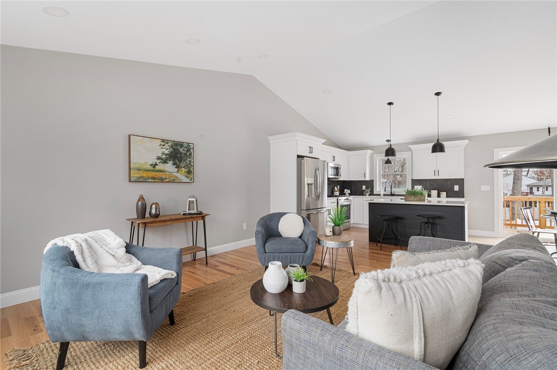 4 Slater Avenue Warwick, RI 02889 - Photo 11 of 26