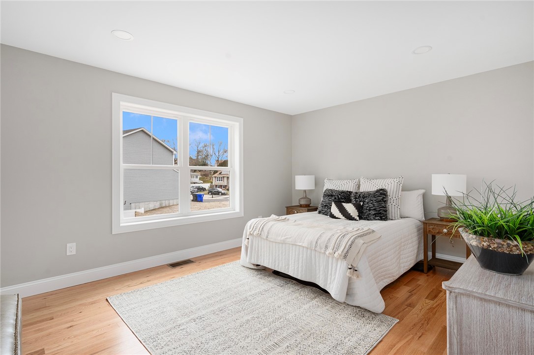 4 Slater Avenue Warwick, RI 02889 - Photo 12 of 26