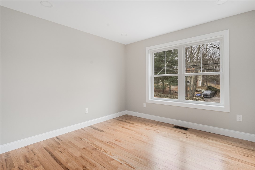 4 Slater Avenue Warwick, RI 02889 - Photo 15 of 26