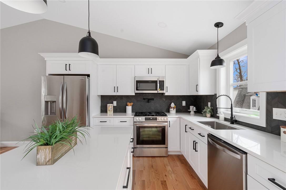 4 Slater Avenue Warwick, RI 02889 - Photo 4 of 26