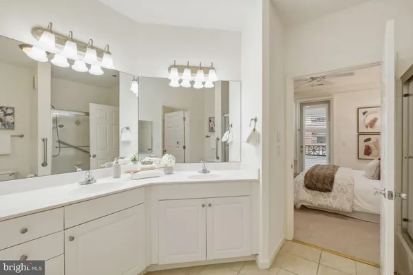 $525,000 | 1 Arch Place, Unit 220, Gaithersburg, MD 20878