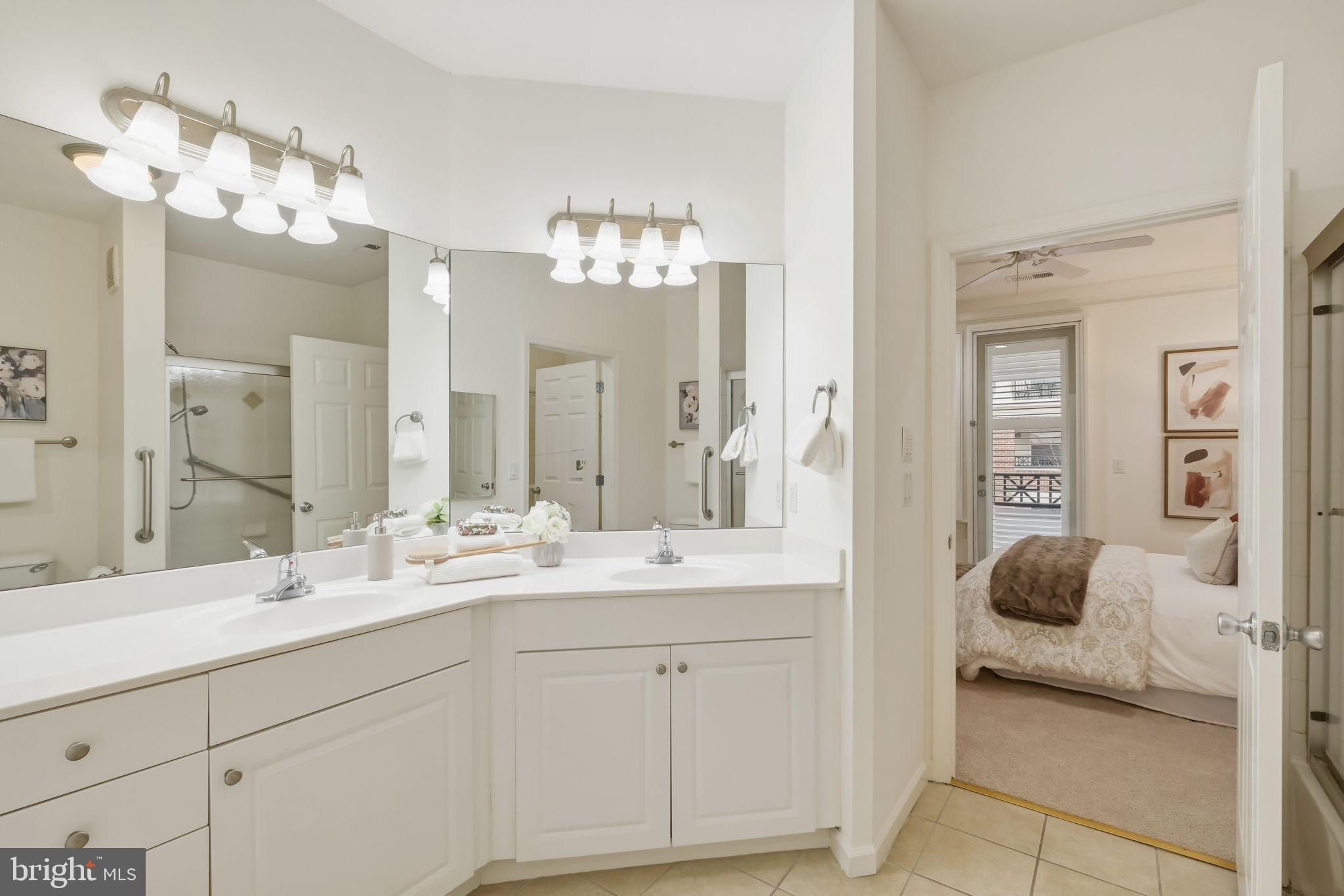 1 Arch Place, Unit 220 Gaithersburg, MD 20878 - Photo 9 of 26 Primary En Suite