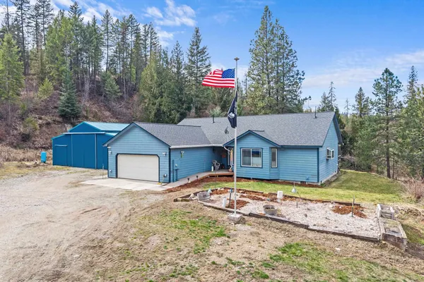 $550,000 | 1527 Pingston Creek Road, Kettle Falls, WA 99141