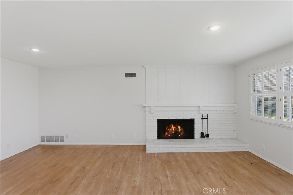 5239 Coventry Drive Riverside, CA 92506 - Photo 11 of 43 Living Room