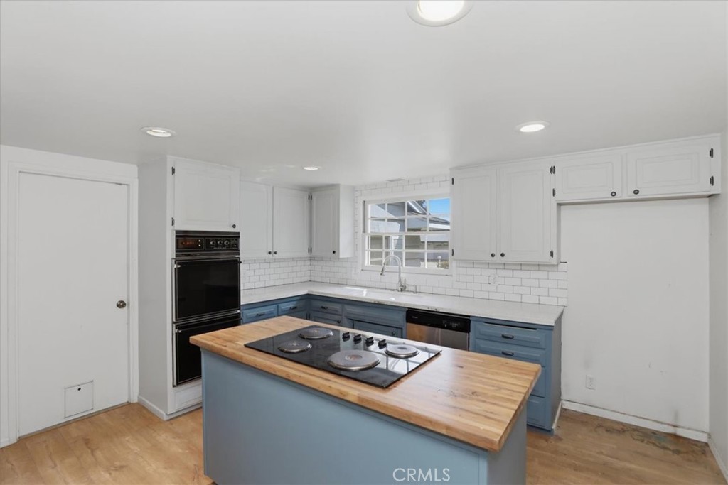 5239 Coventry Drive Riverside, CA 92506 - Photo 19 of 43 Kitchen