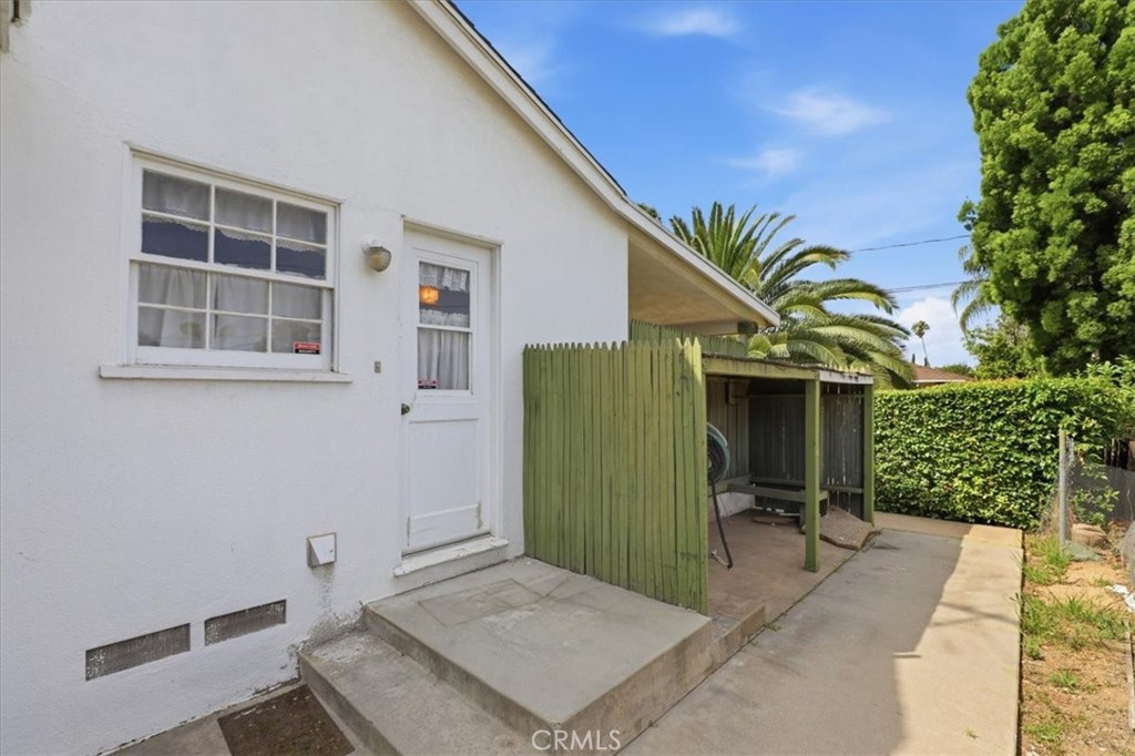 5239 Coventry Drive Riverside, CA 92506 - Photo 33 of 43 Backdoor leading to yard