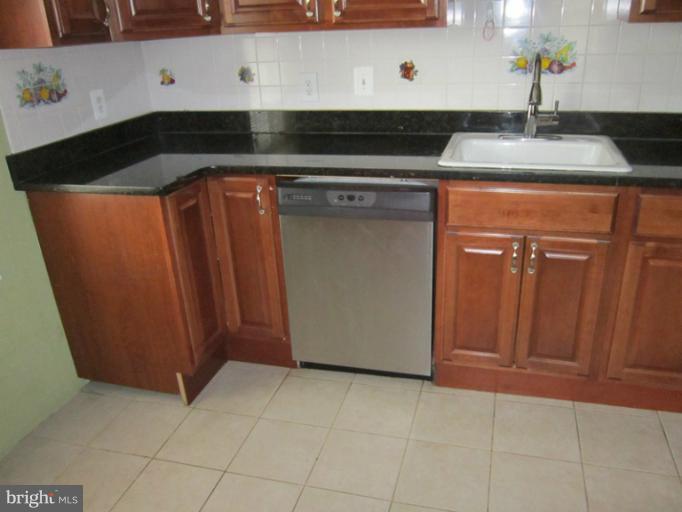 6807 Front Royal Road Springfield, VA 22151 - Photo 13 of 18 Kitchen