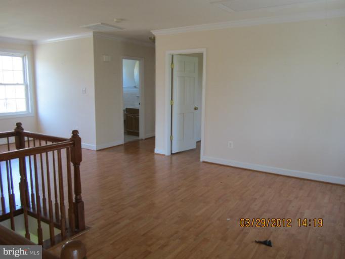 6807 Front Royal Road Springfield, VA 22151 - Photo 8 of 18 Family Room
