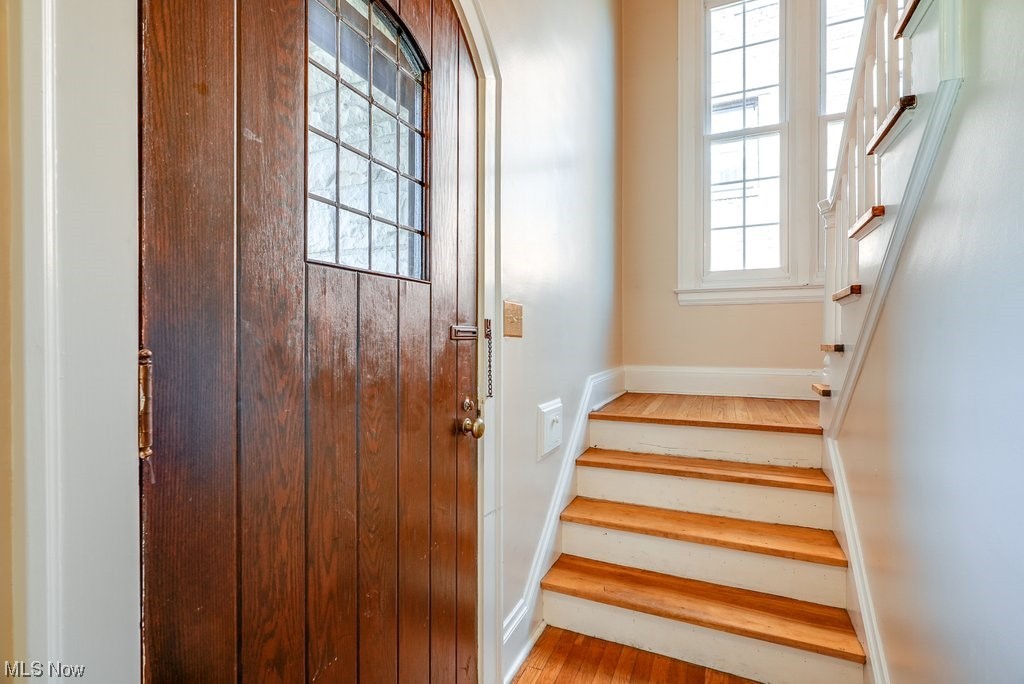 2551 Charney Road Cleveland, OH 44118 - Photo 4 of 20 Gallery Image 4