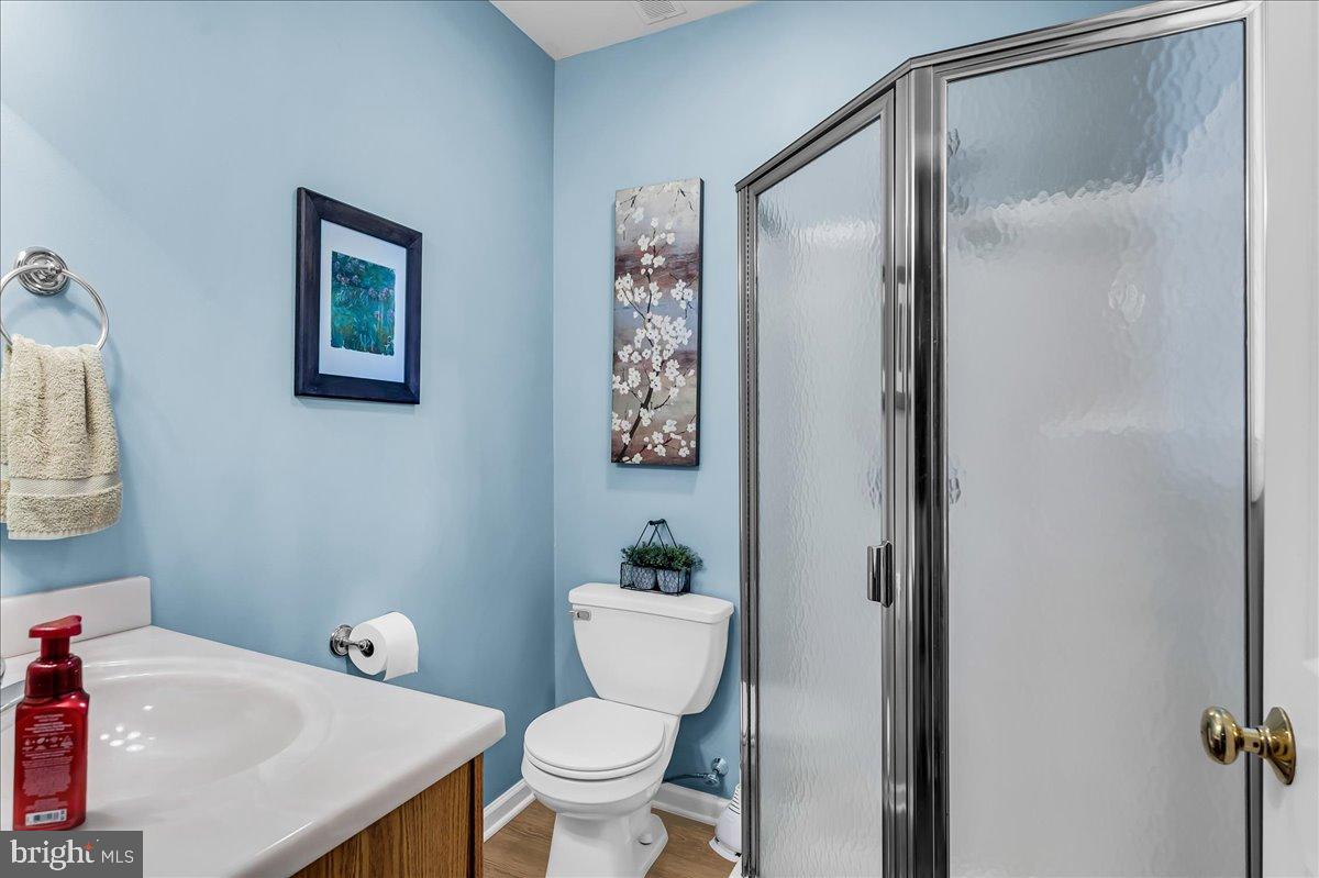 941 Newark Road Toughkenamon, PA 19374 - Photo 27 of 32 Bathroom #3