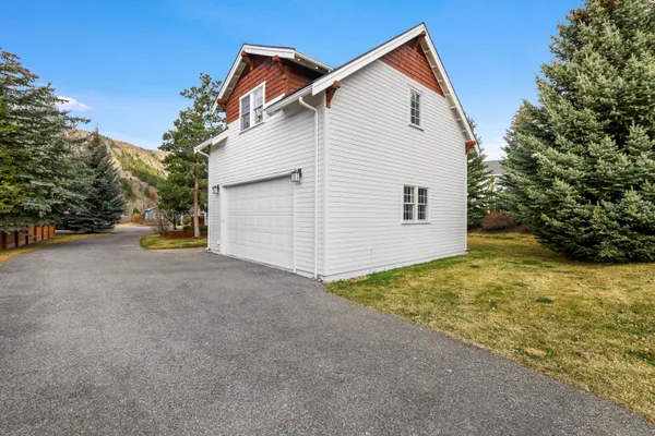 $1,900,000 | 1430 2nd Avenue North, Hailey, ID 83333