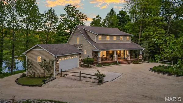 $495,000 | 430 Riverview Drive, Golden Eagle, IL 62036
