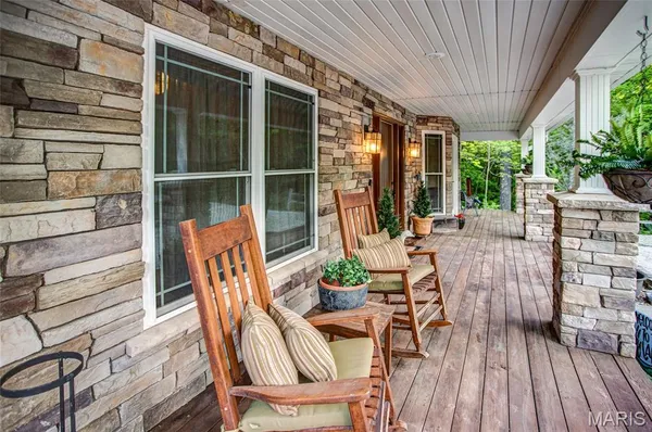 $495,000 | 430 Riverview Drive, Golden Eagle, IL 62036
