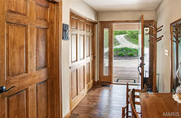 $495,000 | 430 Riverview Drive, Golden Eagle, IL 62036