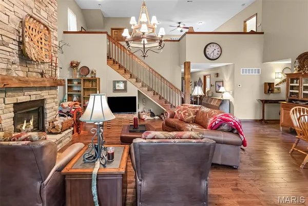 $495,000 | 430 Riverview Drive, Golden Eagle, IL 62036