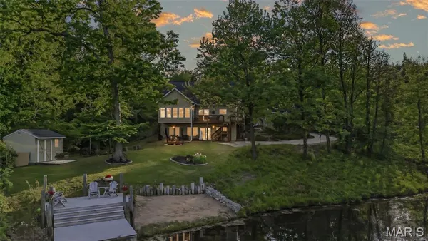 $495,000 | 430 Riverview Drive, Golden Eagle, IL 62036